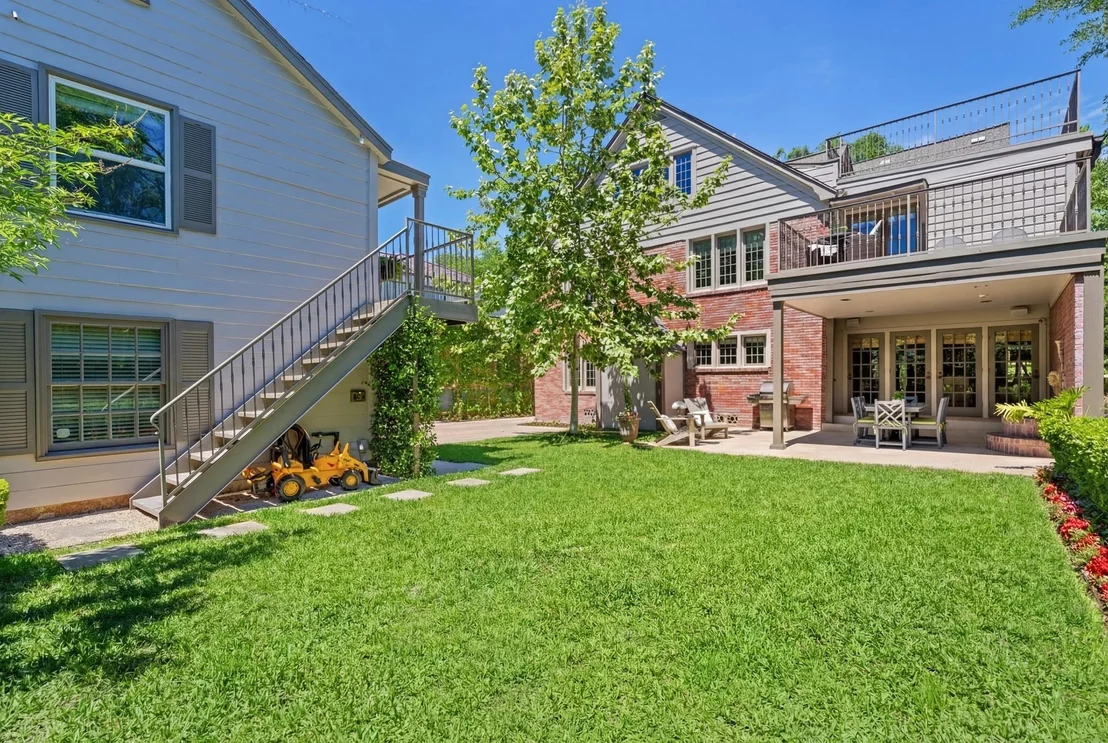 Photo of 2103 South Boulevard