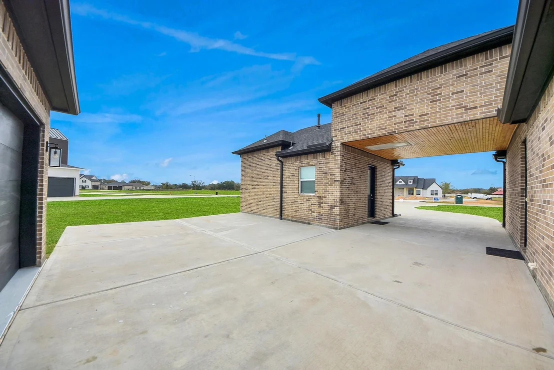 Photo of 627 Lily Lane
