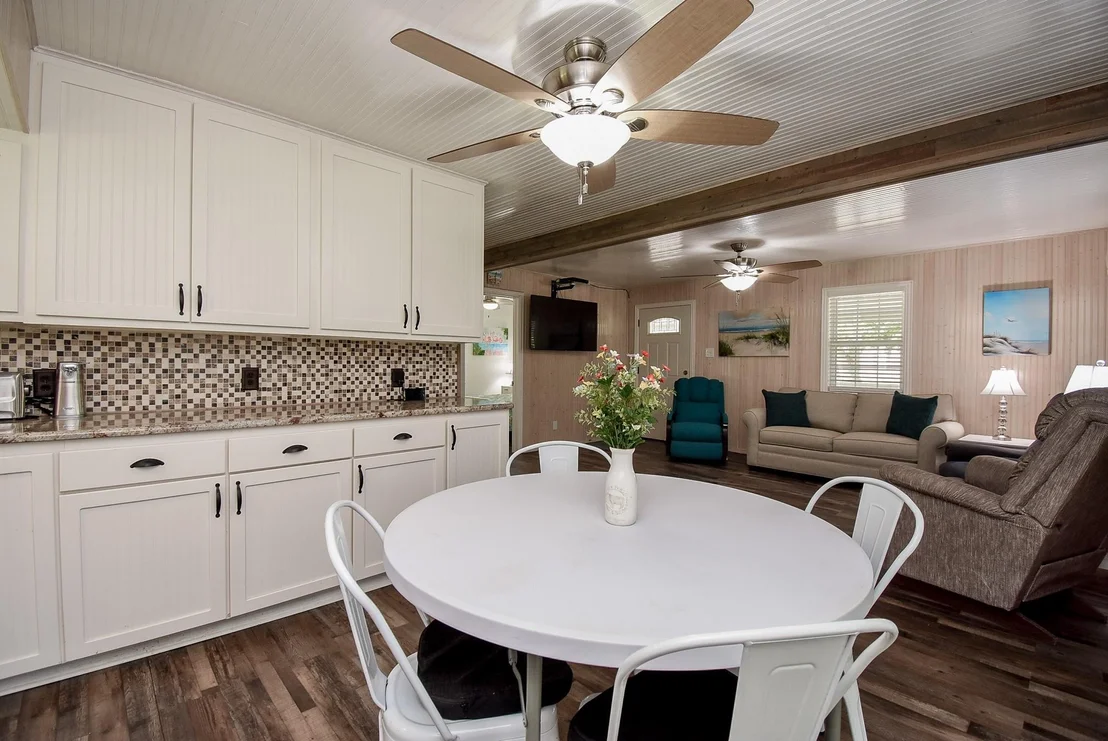 Photo of 1678 Bayview Drive
