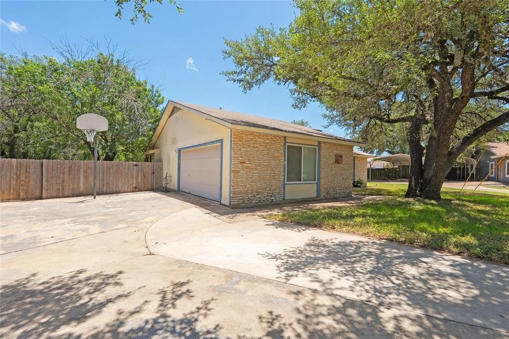 Photo of 600 Erin Circle