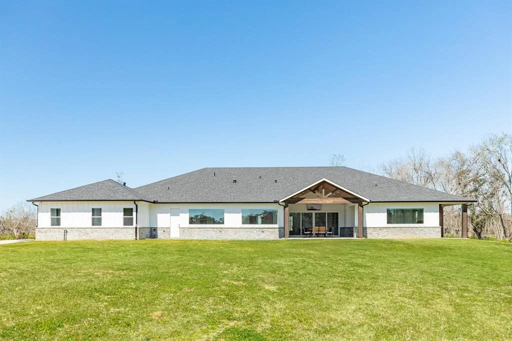 Photo of 7827 County Road 400