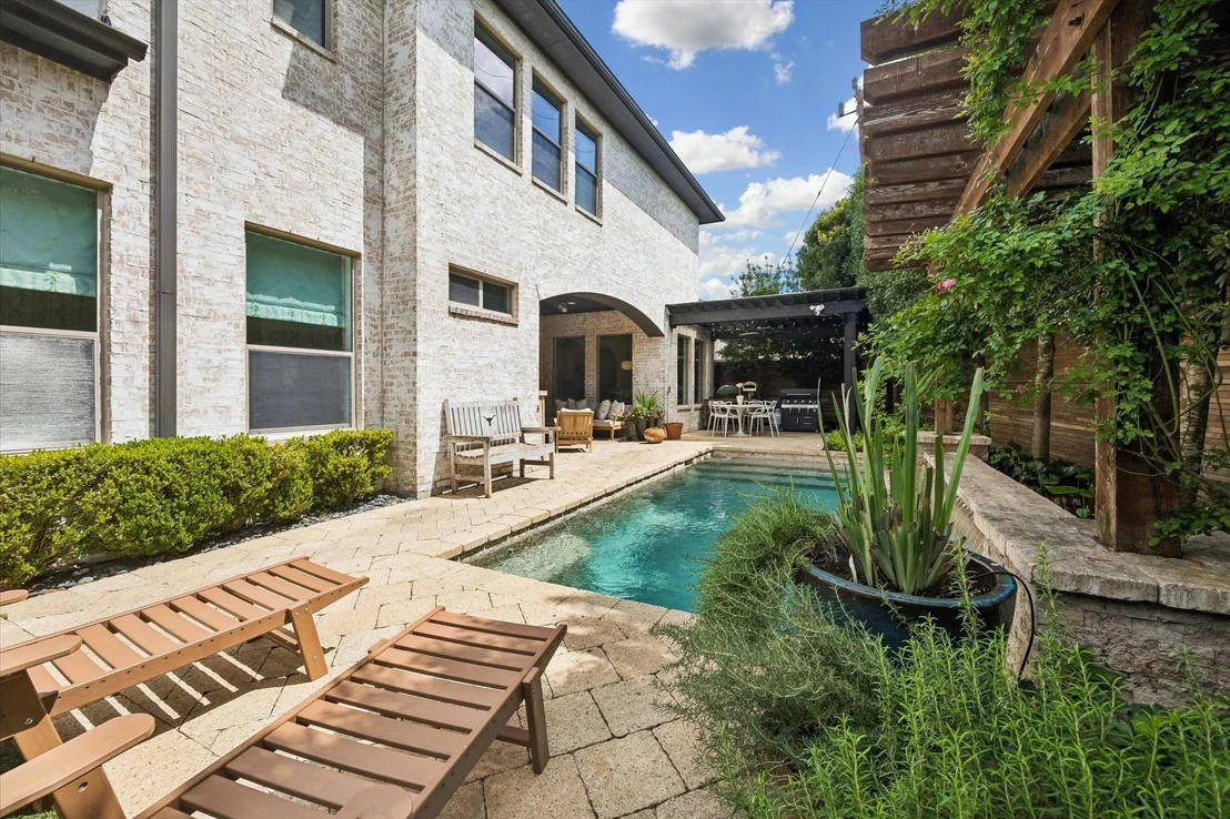 Photo of 6151 Chevy Chase Drive