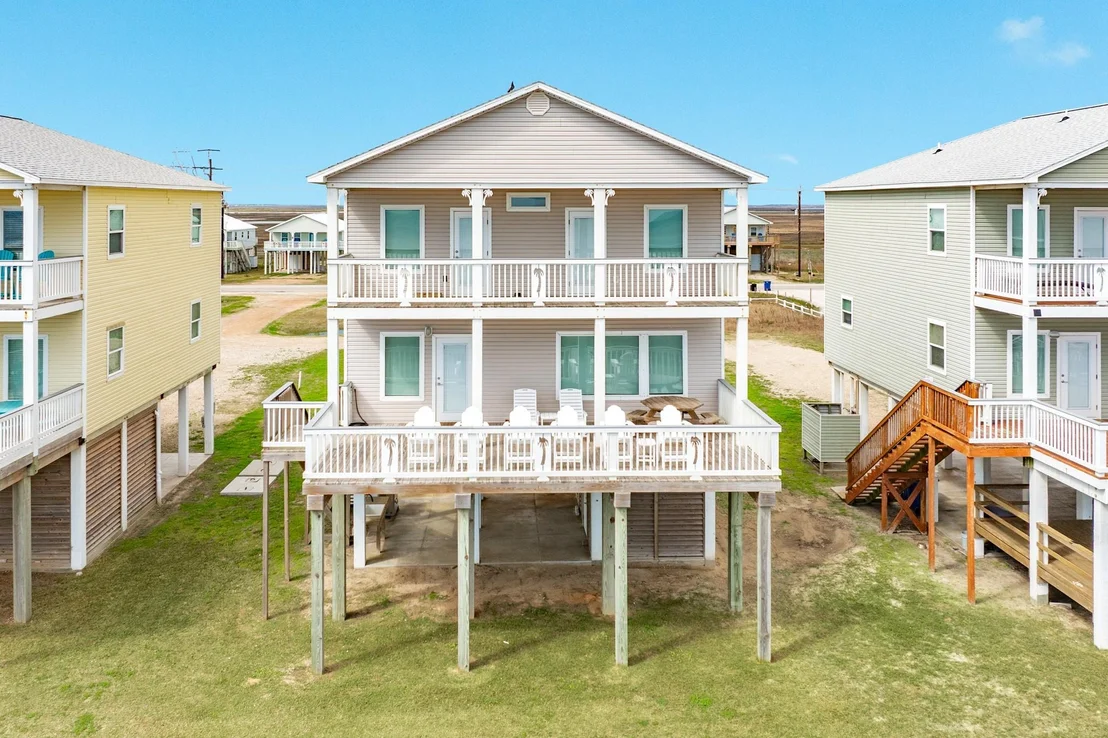 Photo of 2938 Bluewater Highway