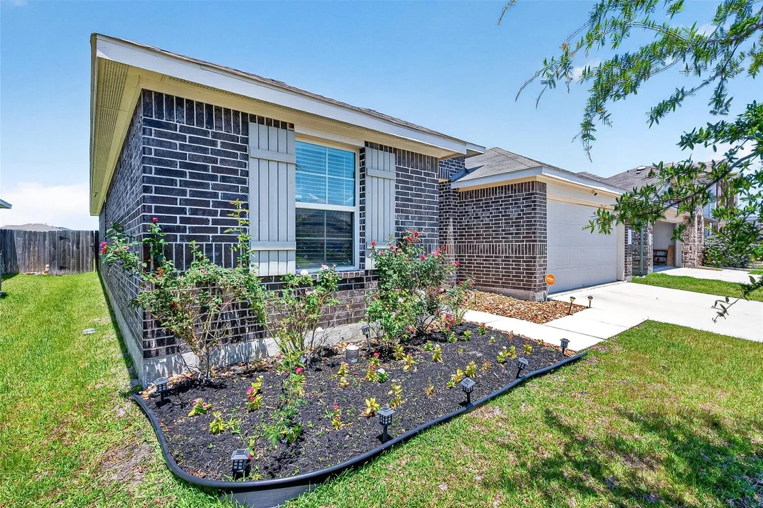 Photo of 21606 Victoria Harbor Drive