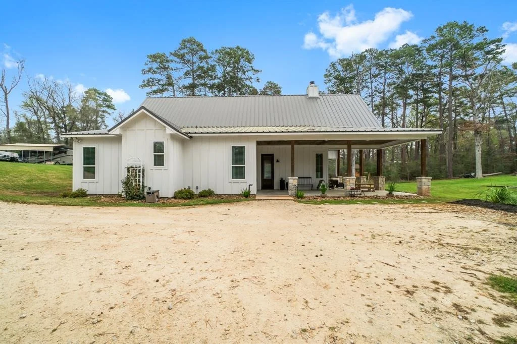 Photo of 410 Eagle Lake