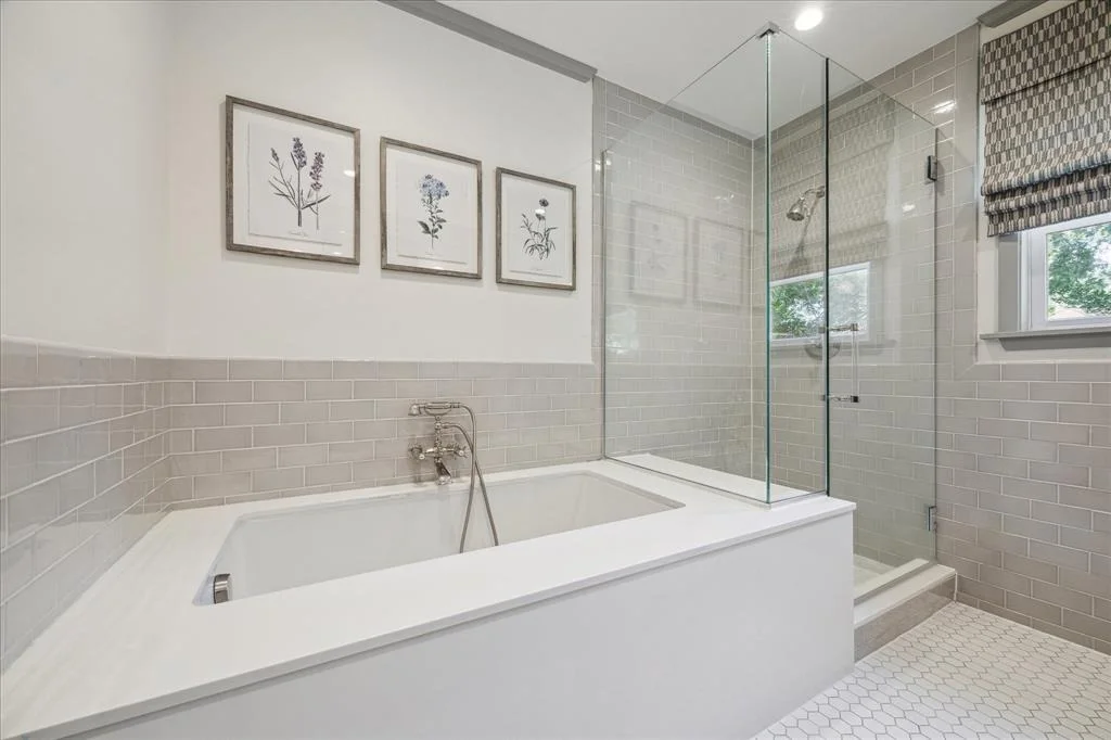 Photo of 2618 Sunset Boulevard
