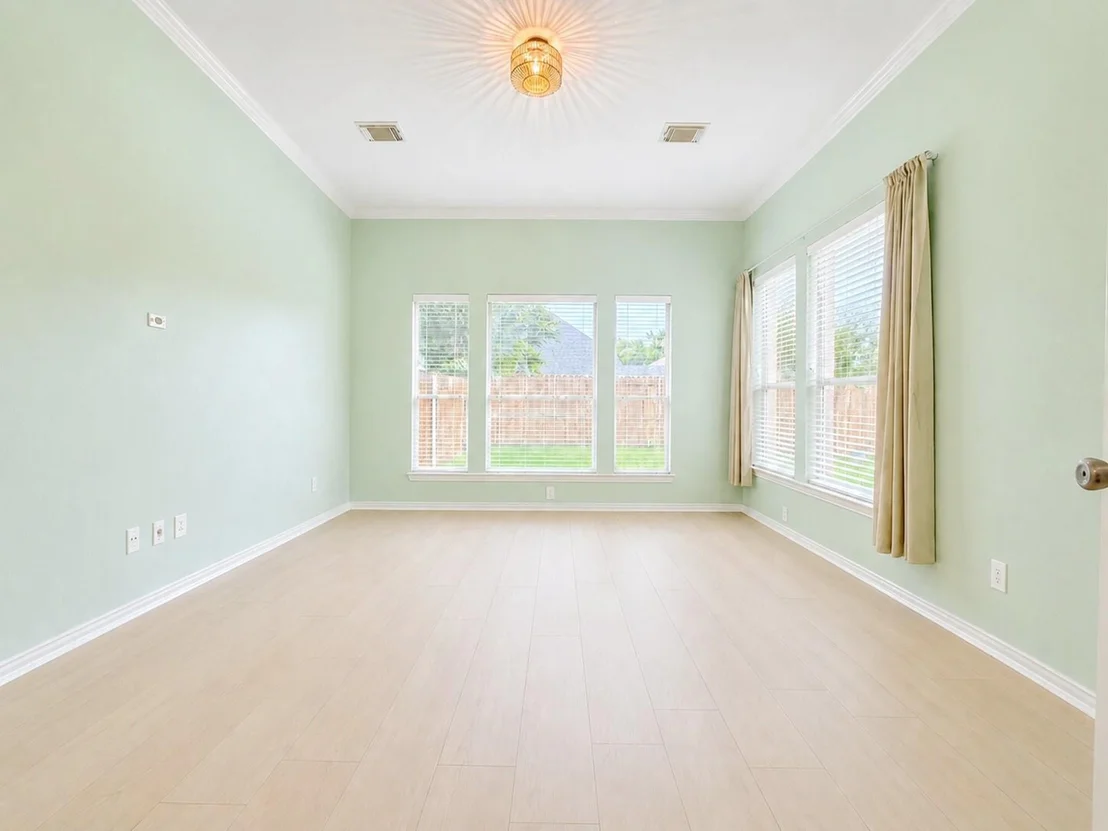 Photo of 3043 Summercrest Drive
