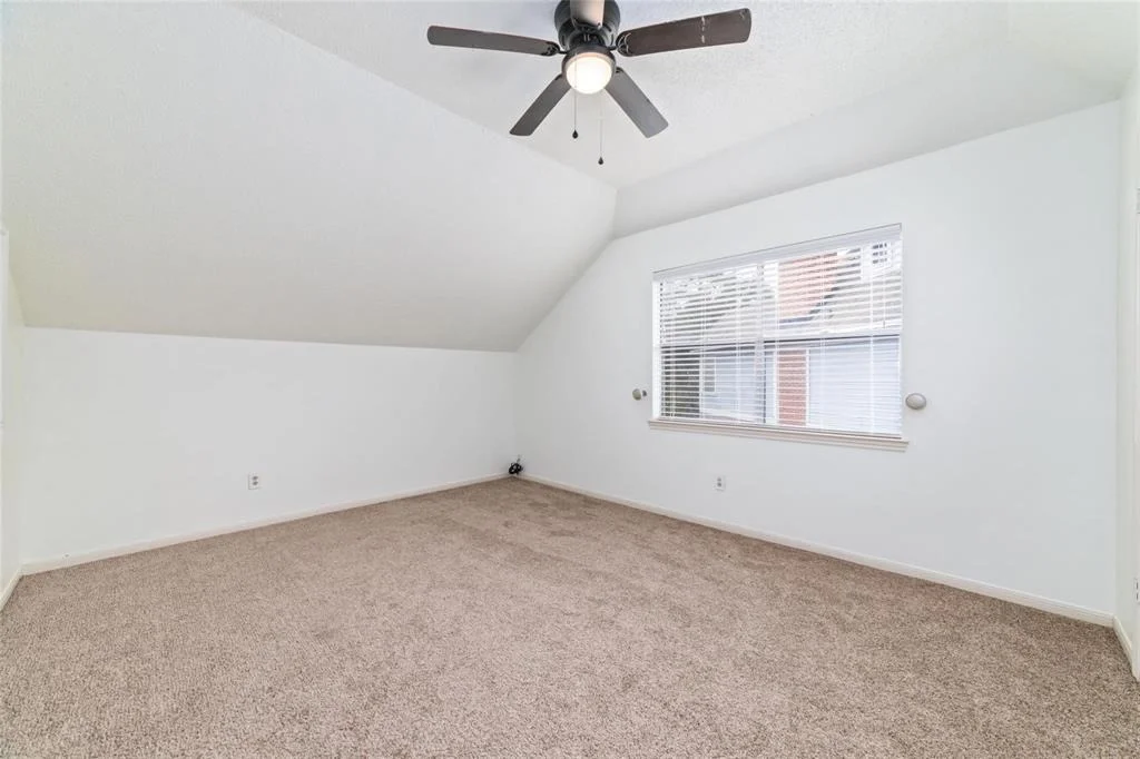 Photo of 6231 Oak Pass Drive