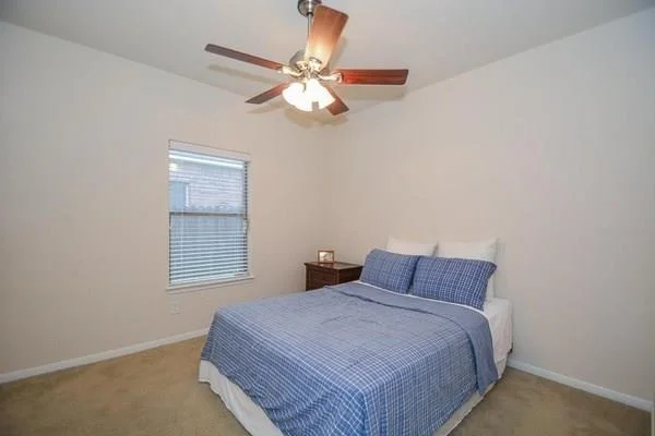 Photo of 623 W Newport Bend