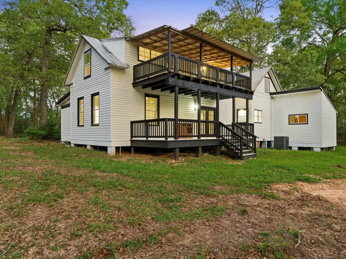 Photo of 16958 Cedar Road