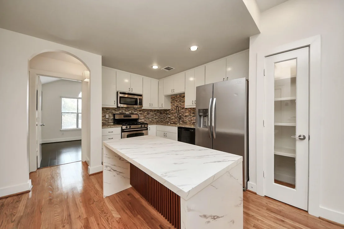 Photo of Unit 205 at 5941 South Loop E