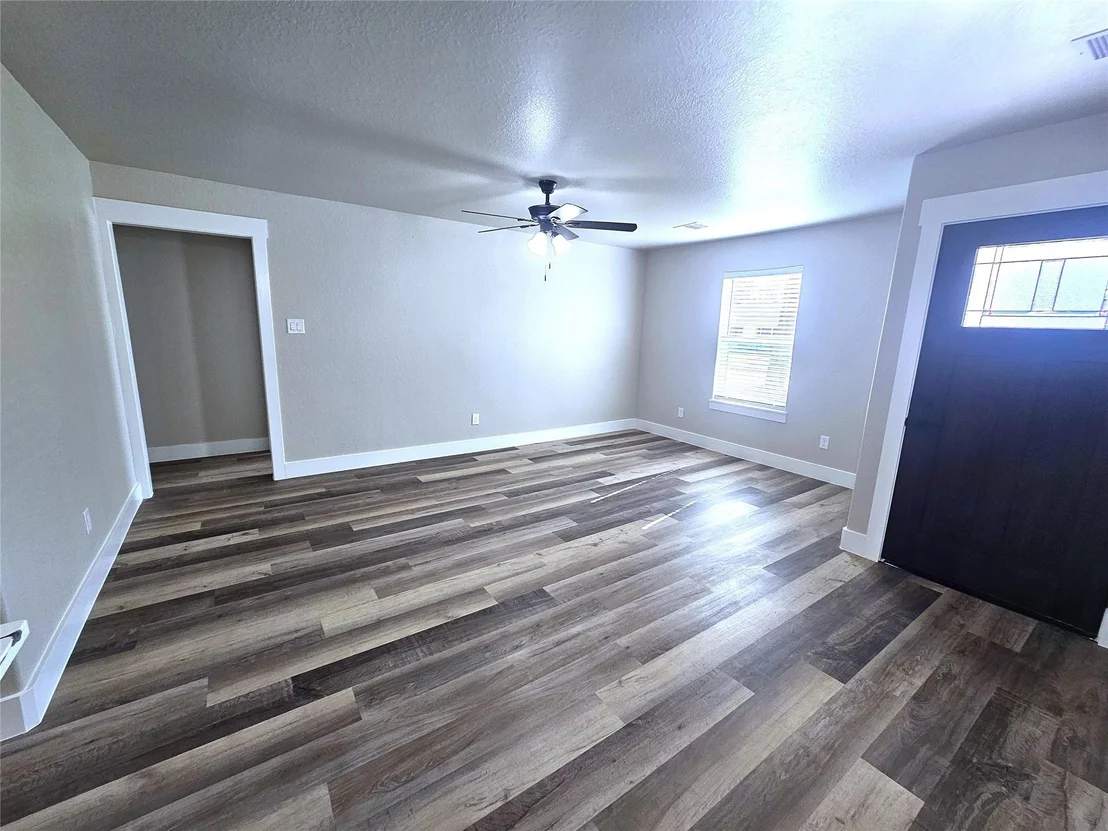 Photo of 1005 Robinhood Lane