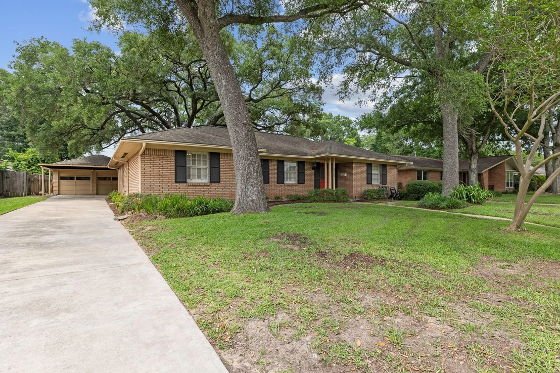 Photo of 4510 Creekbend Drive