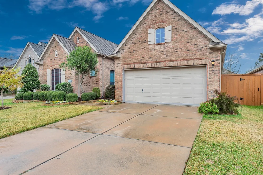 Photo of 5207 Juniper Terrace Lane