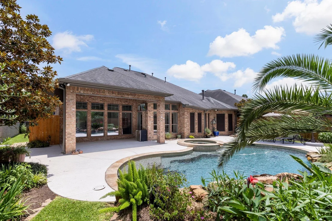 Photo of 35 Avalon Oaks Court