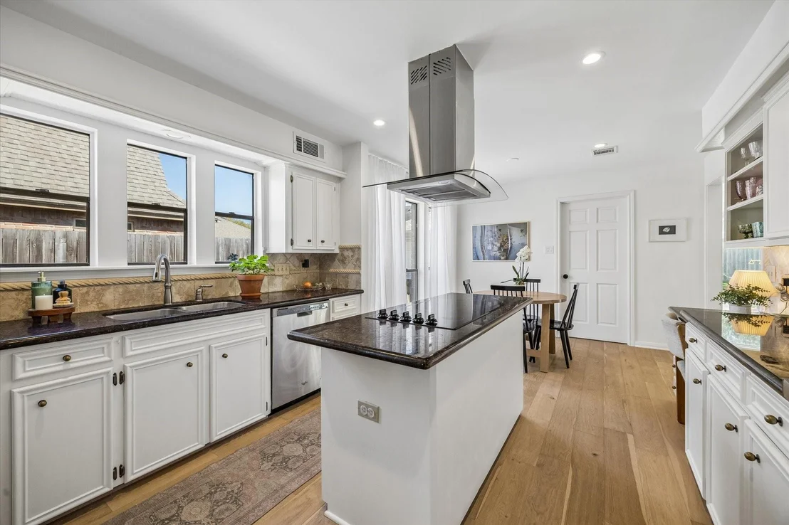 Photo of 2107 Ashgrove Drive