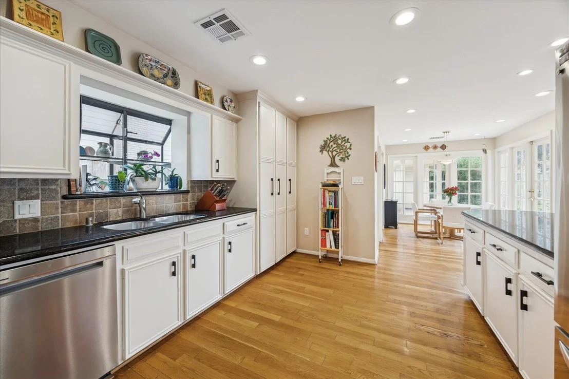 Photo of 14415 Carolcrest Drive