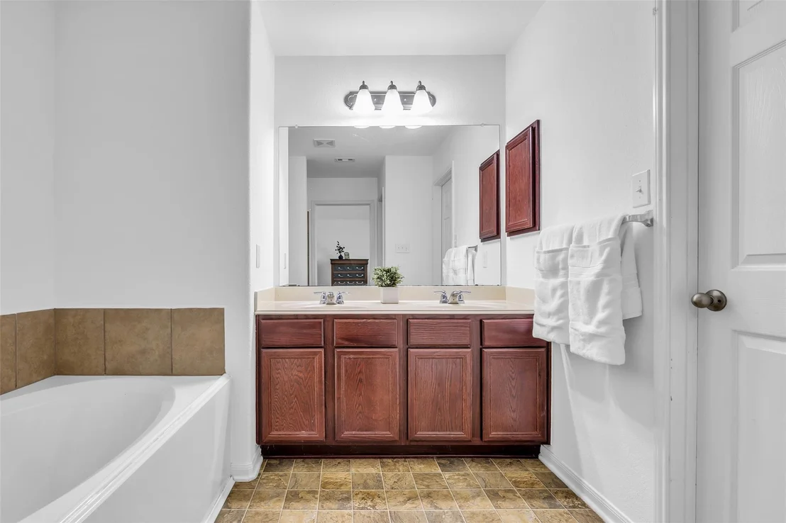 Photo of 16718 Warbler Drive