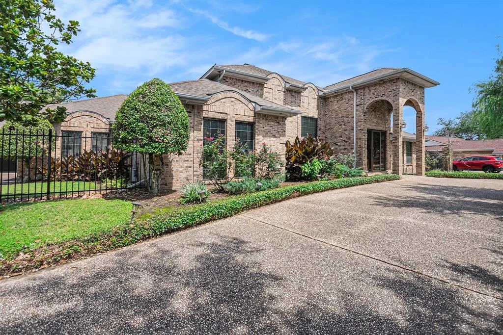 Photo of 2313 Killarney Lane