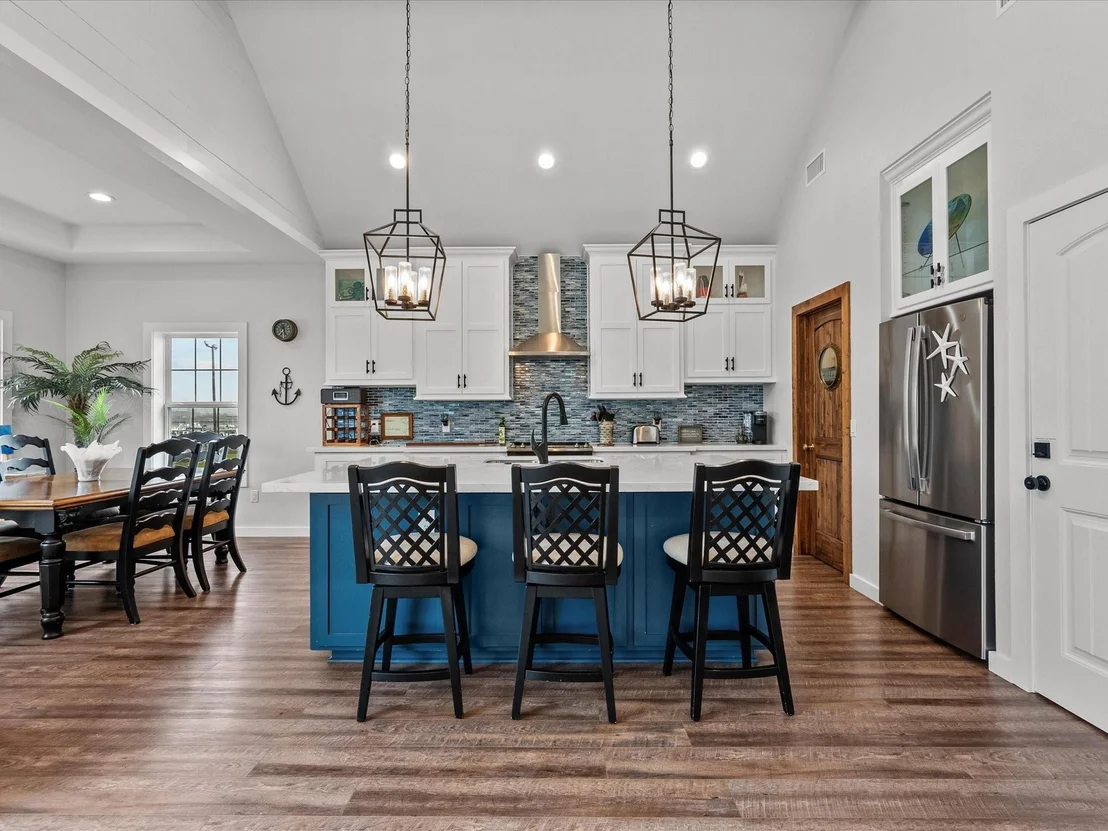 Photo of 822 W 2nd Street