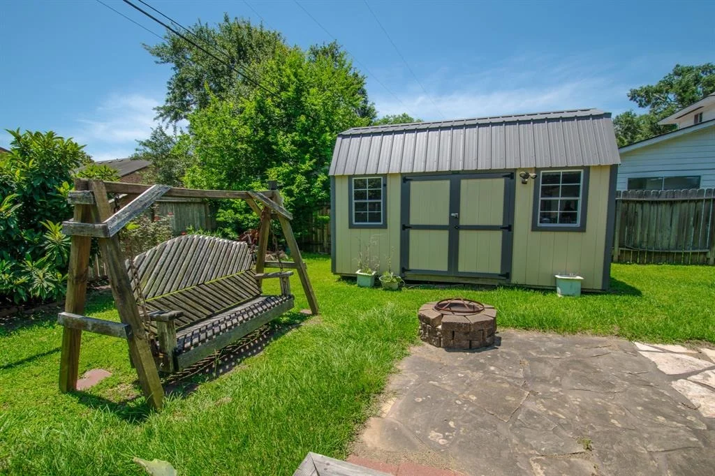 Photo of 725 Cedar Lawn Drive