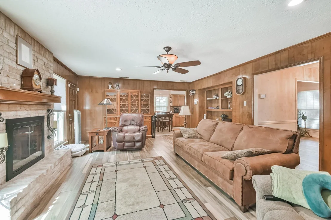 Photo of 1602 N Hollow Drive