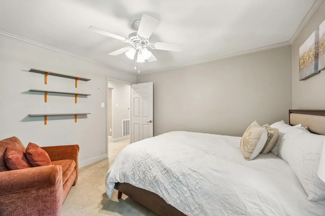 Photo of 9703 Oasis Drive