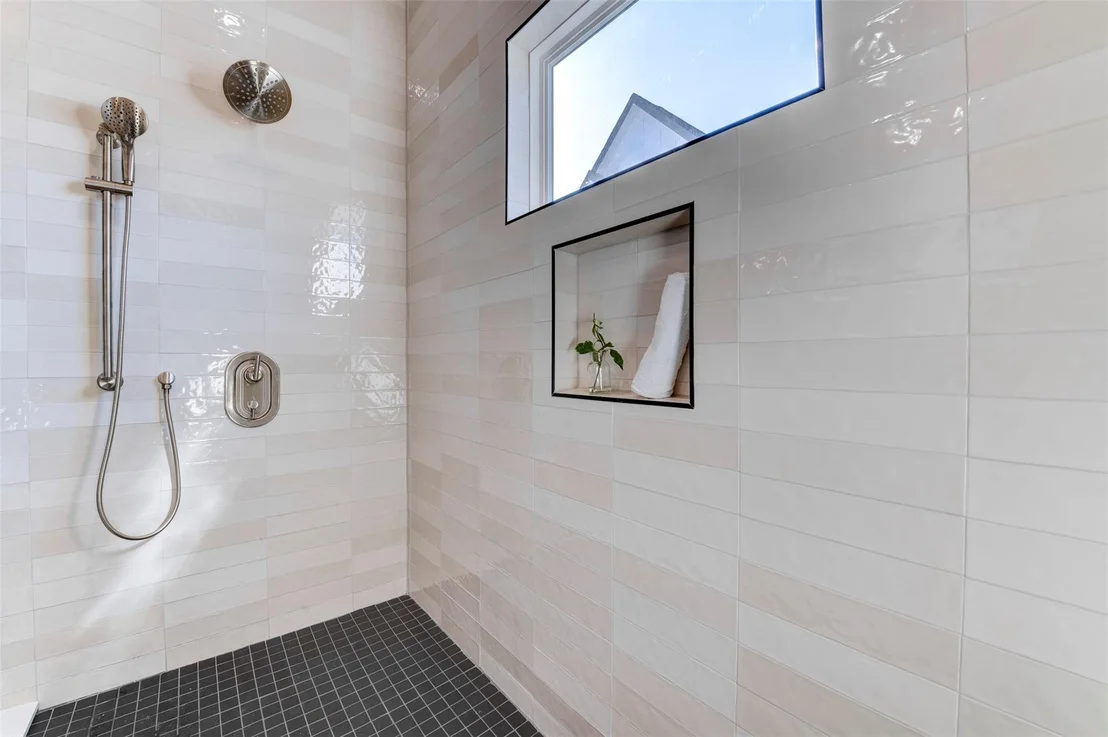 Photo of 5130 Rosslyn Road