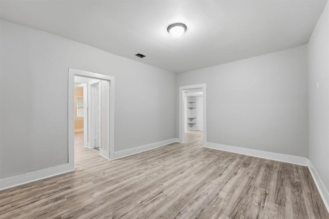 Photo of 811 W Broad Street