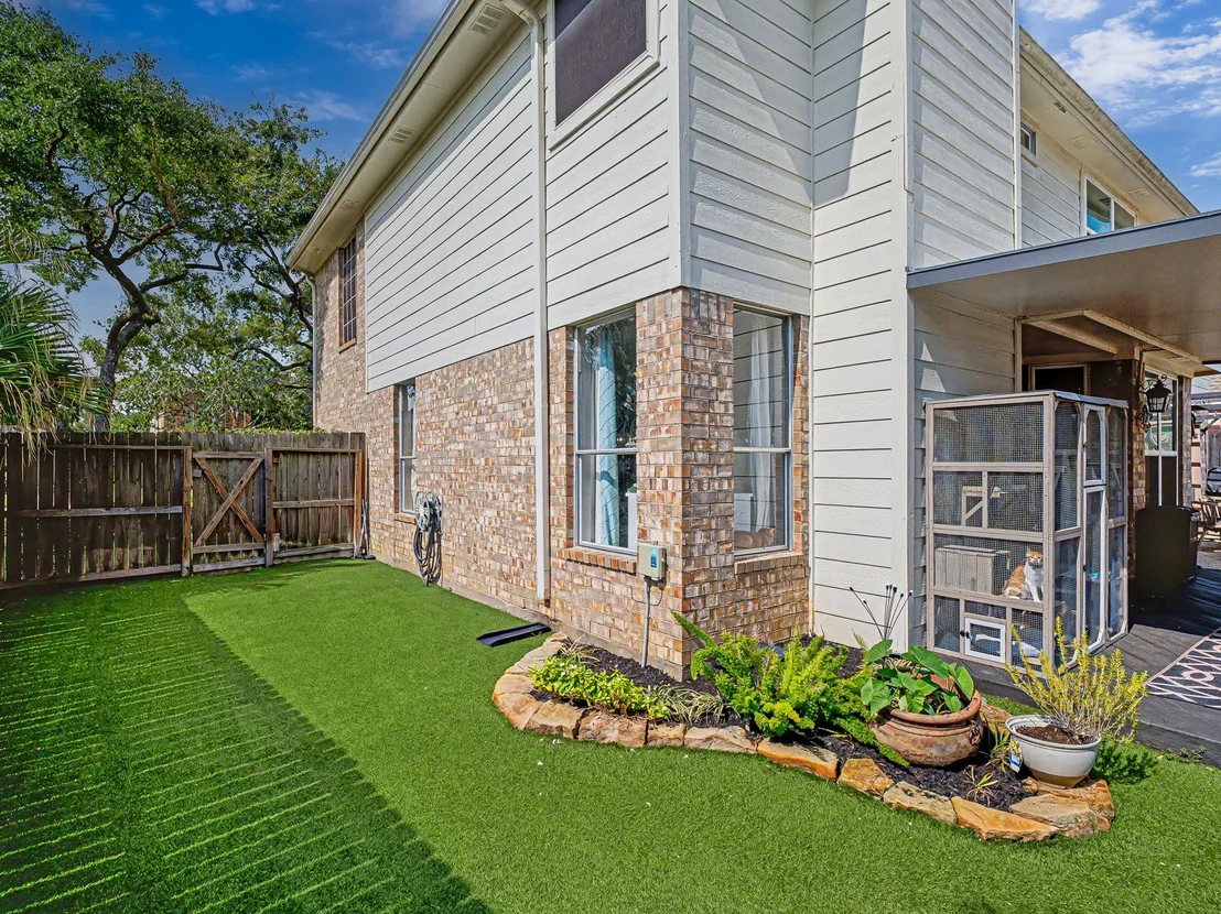 Photo of 23006 Heathercroft Drive