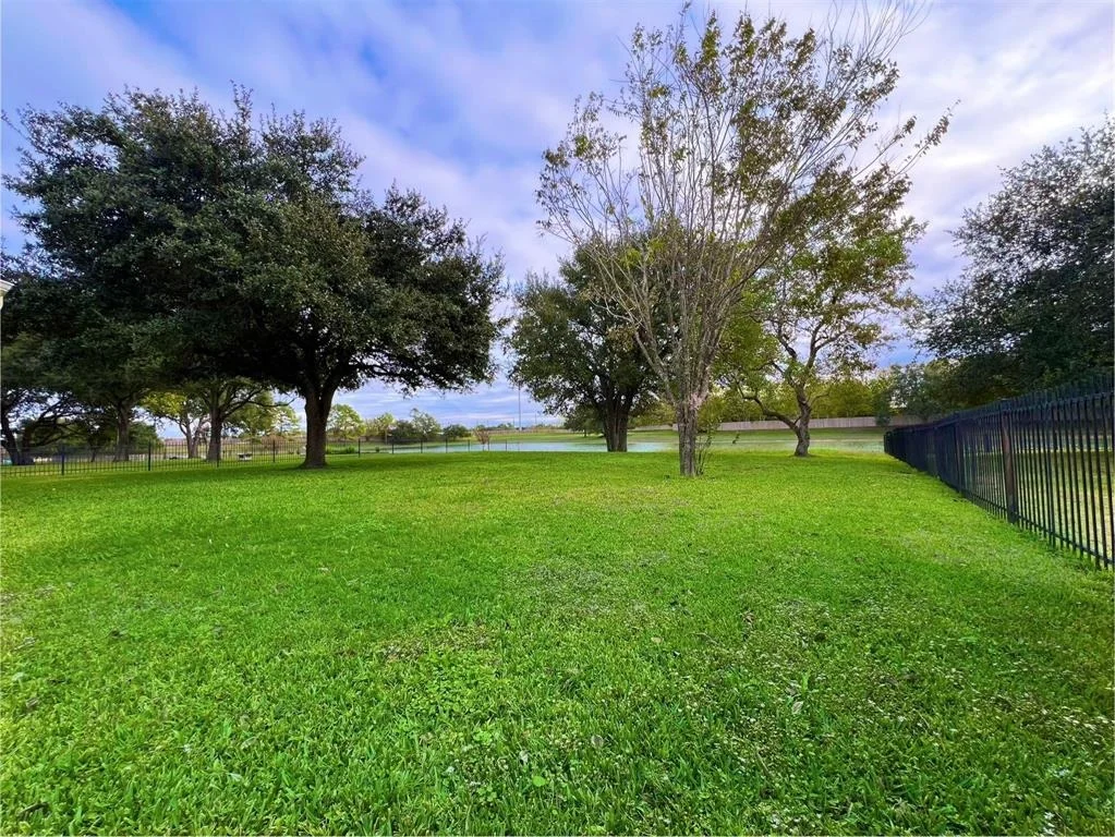 Photo of 406 Bridge Crest Boulevard