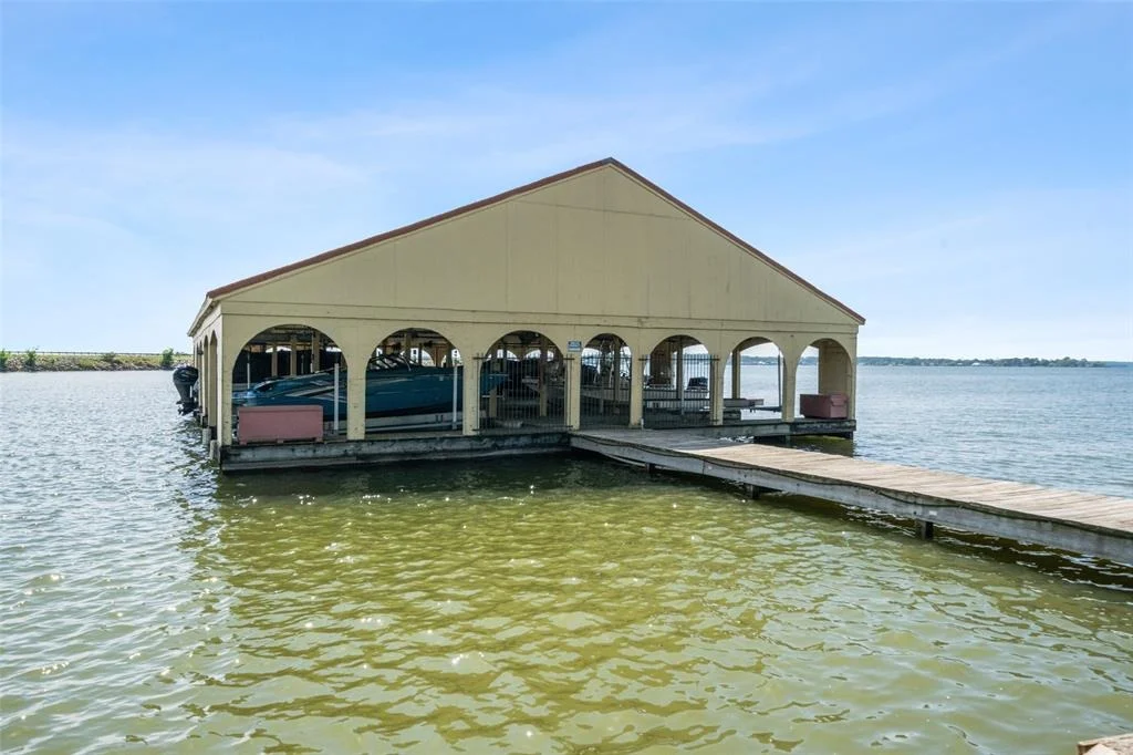 Photo of 14832 Oak Shores Drive