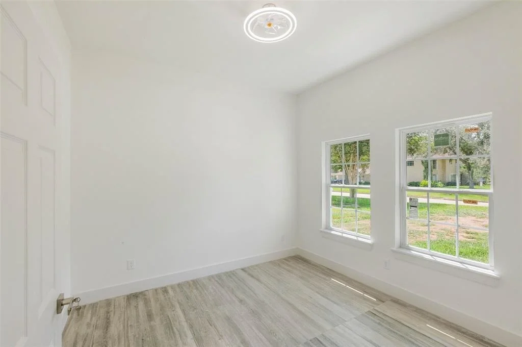 Photo of 2291 Riverside Drive
