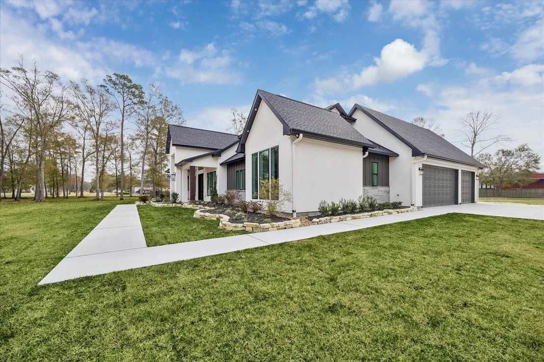 Photo of 19470 Nasas Drive
