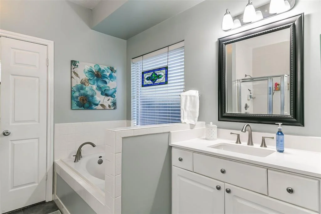 Photo of 4102 Lakepointe Forest Drive