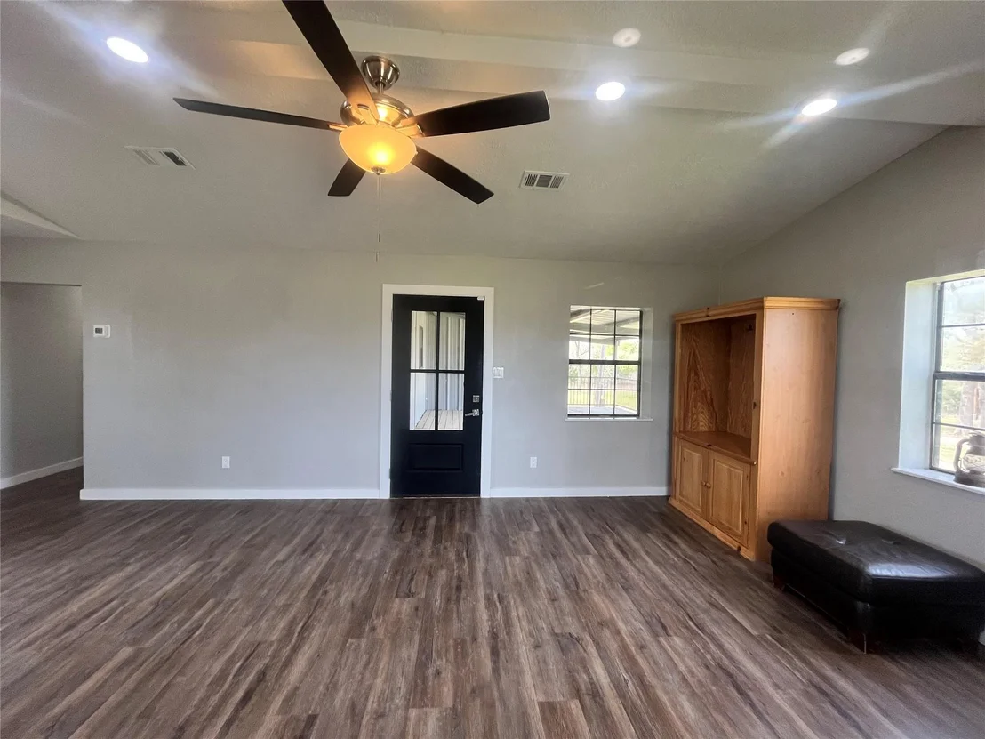 Photo of 5610 Private Road 4015