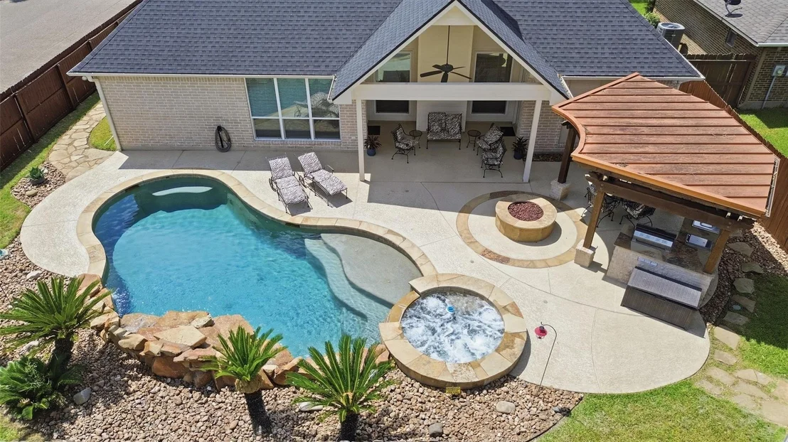 Photo of 17412 Waterview Drive