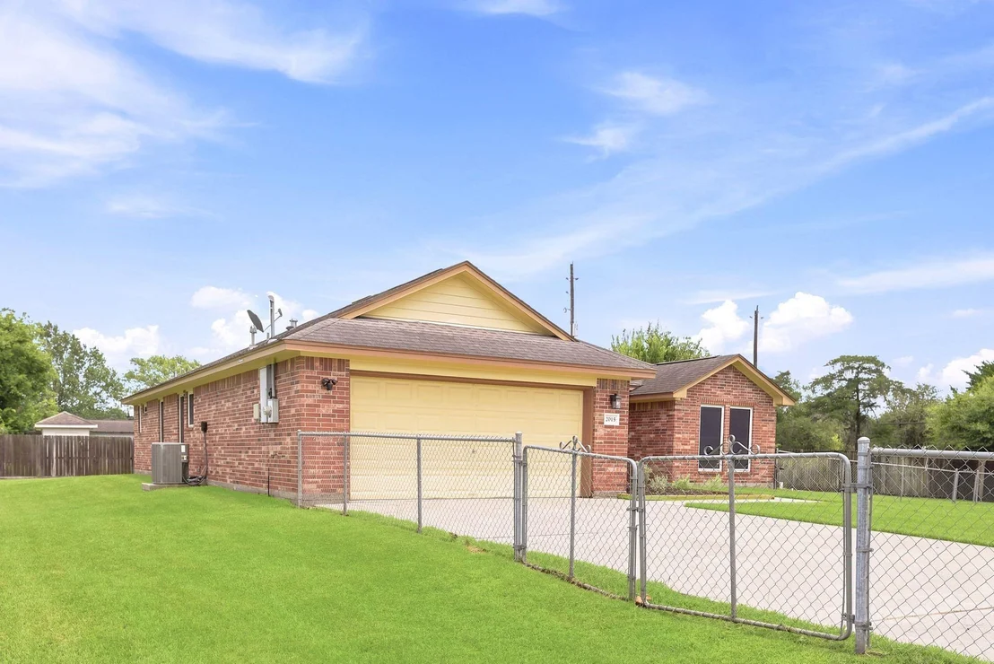 Photo of 2015 Shouse Road