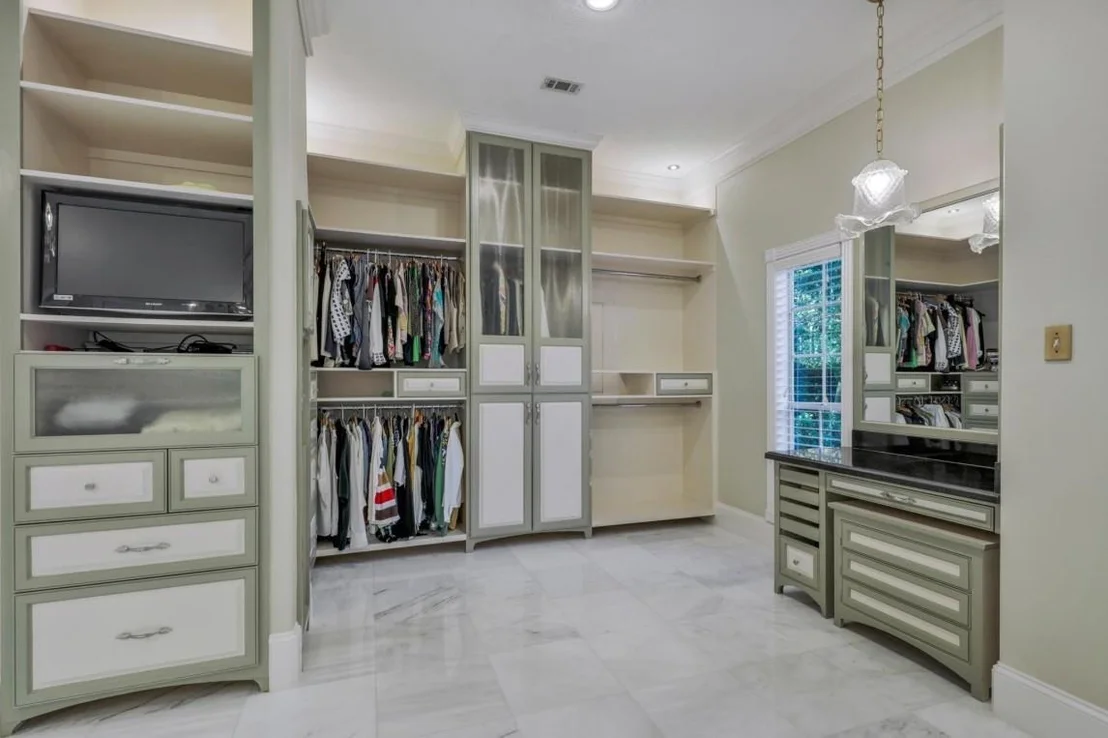 Photo of 35 W Isle Place