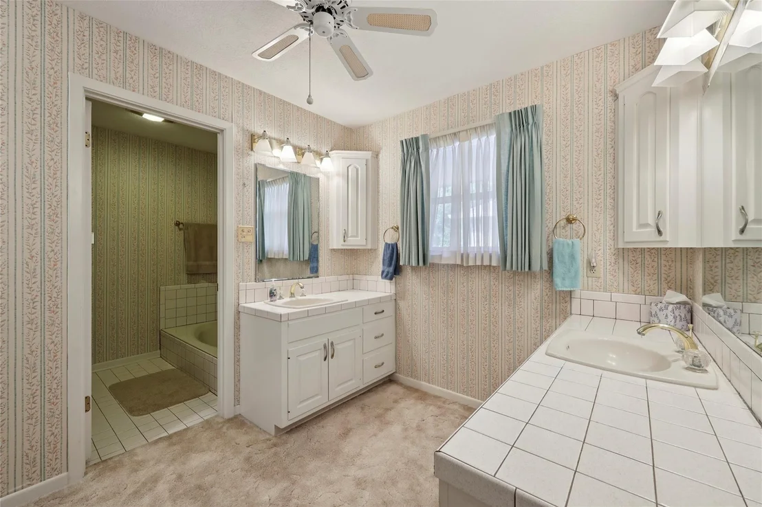 Photo of 220 Broadmoor