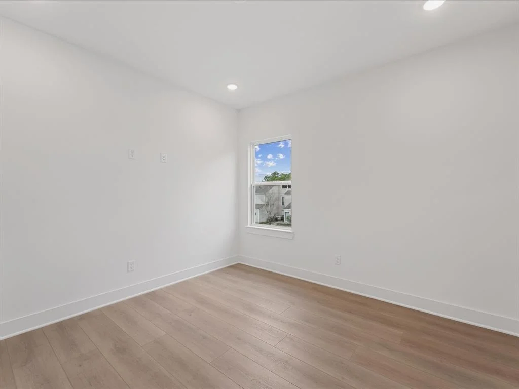 Photo of 5014 Golden Forest Drive