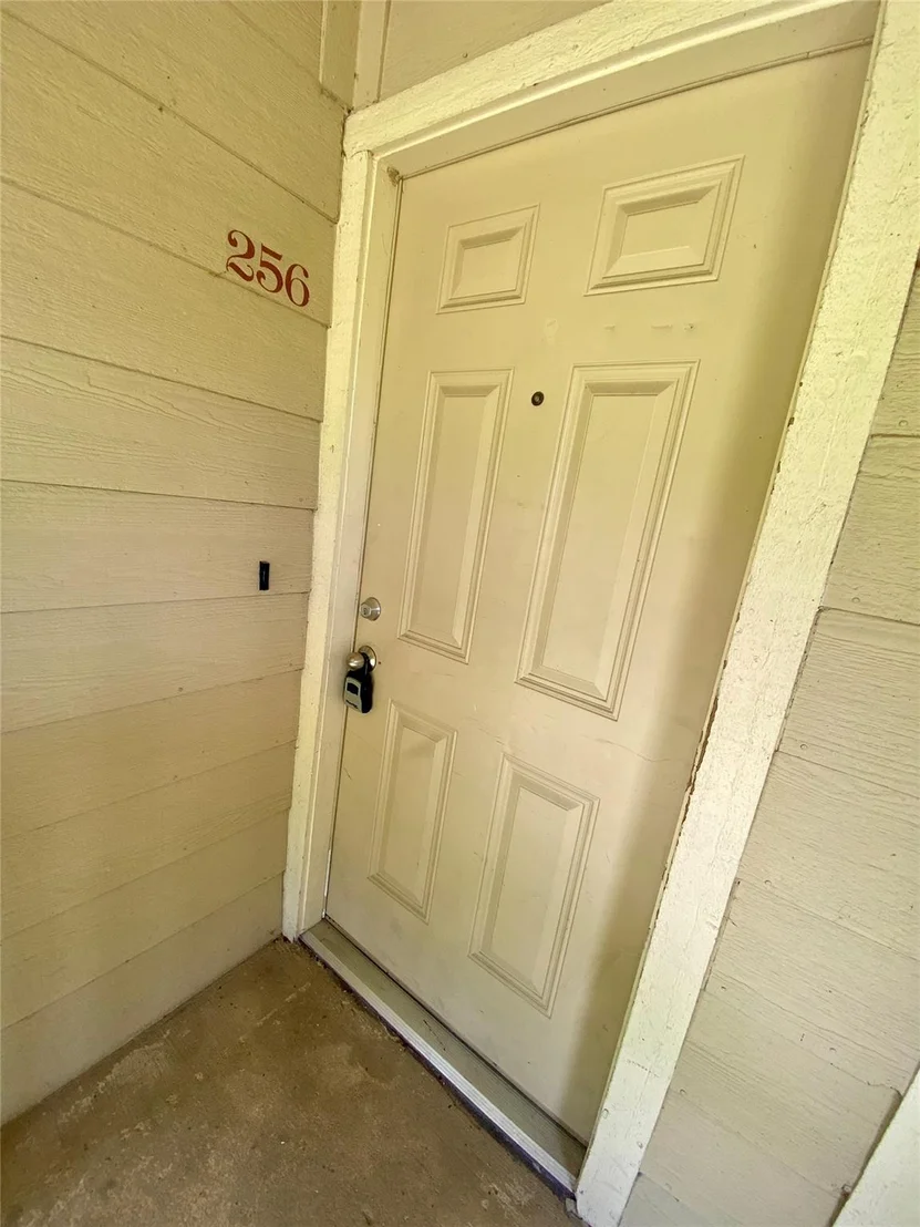 Photo of Unit 256D at 2501 Gulf Freeway
