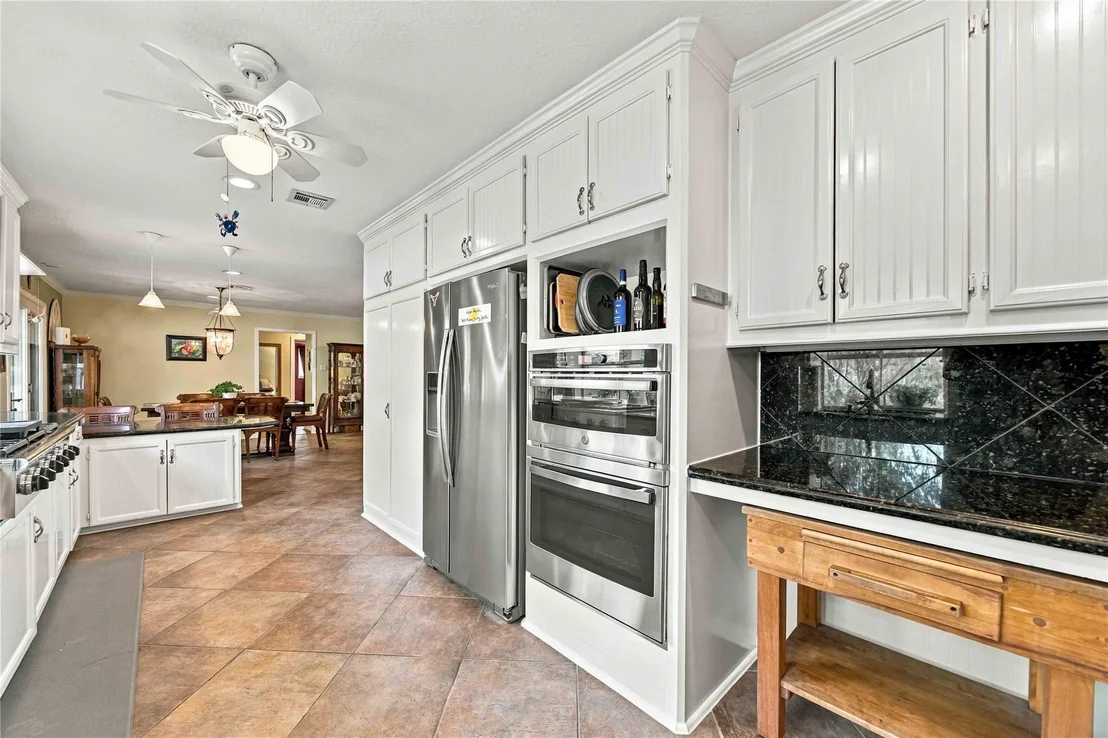 Photo of 6002 Saxon Drive