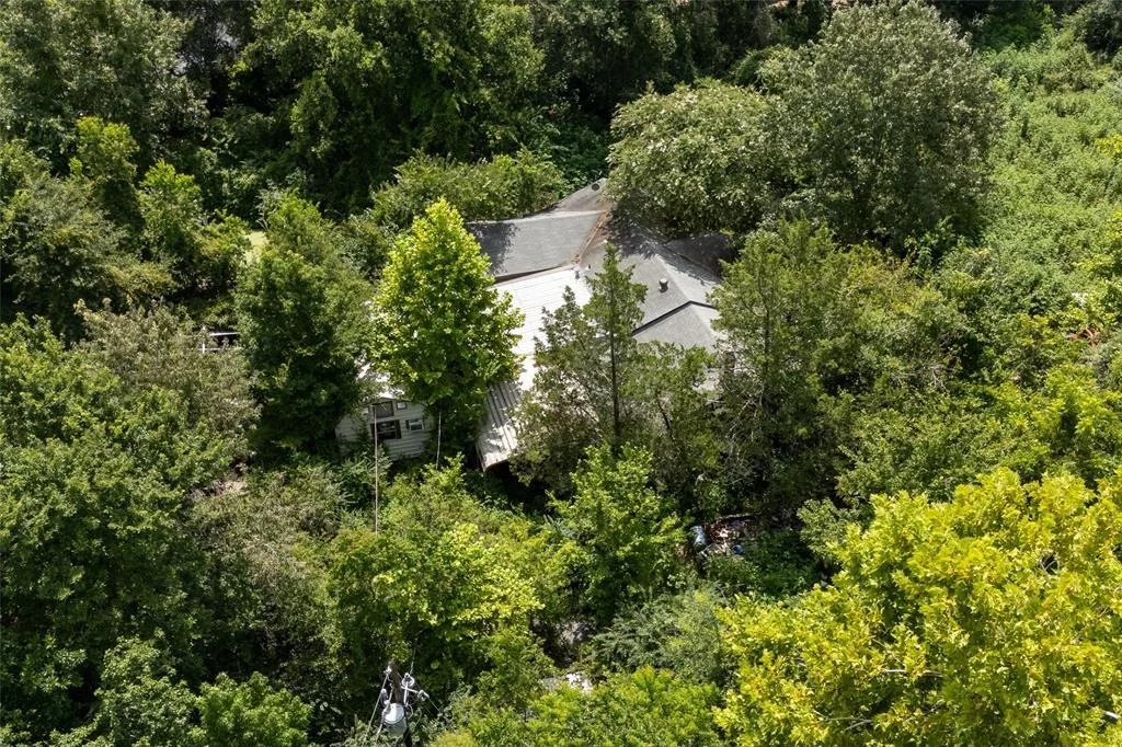 Photo of 21981 White Oak Drive