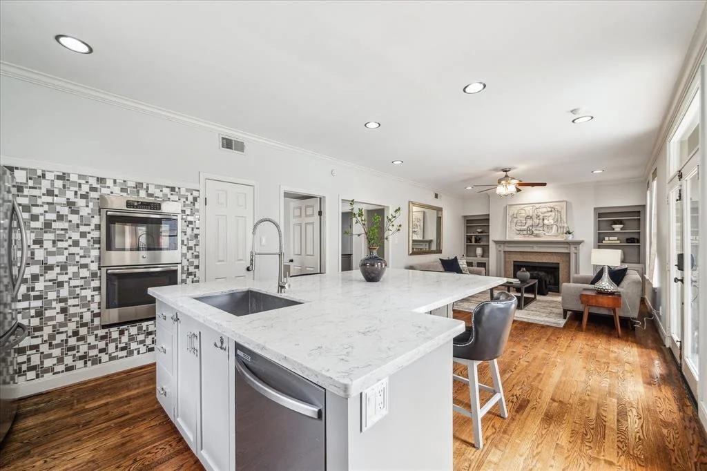 Photo of 3931 Riley Street
