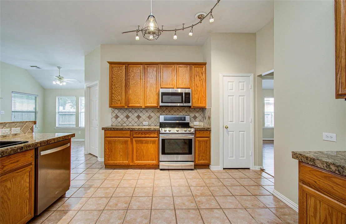 Photo of 18223 Heathridge Lane