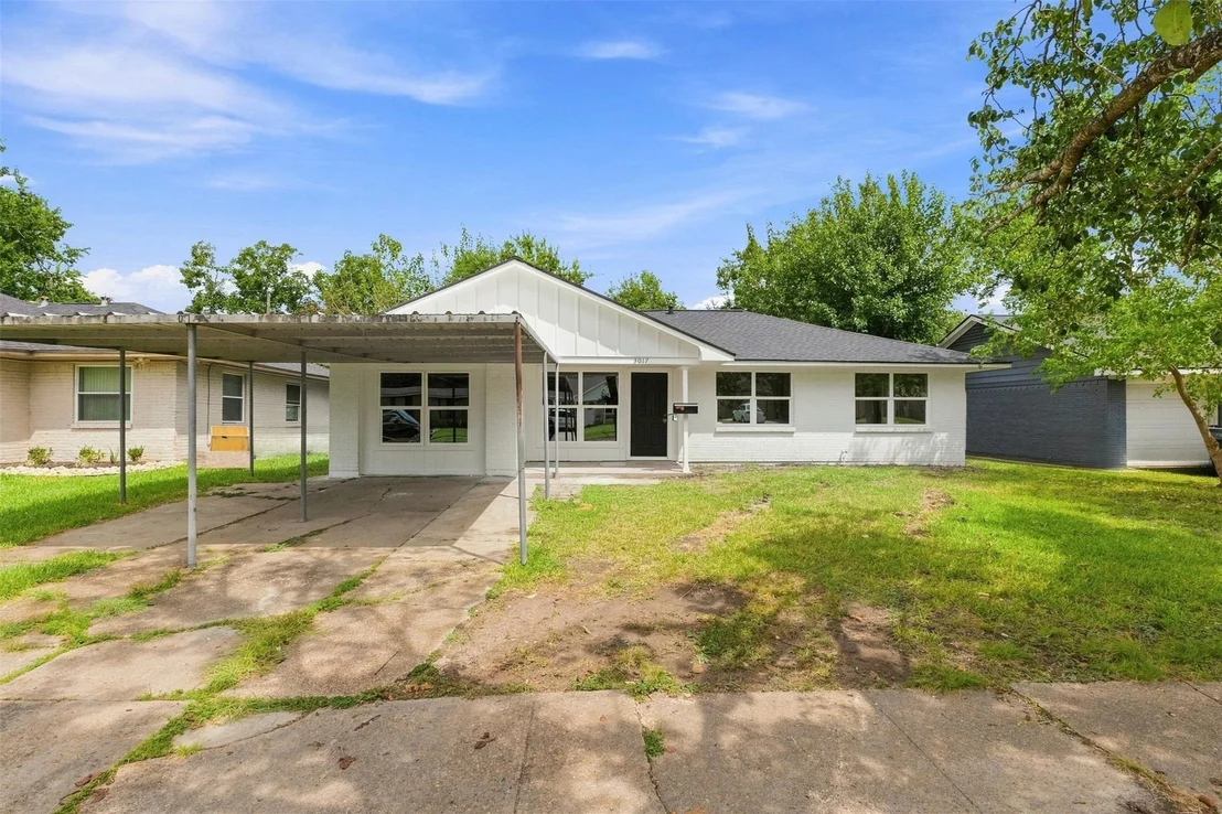 Photo of 3017 Cedarcrest Drive