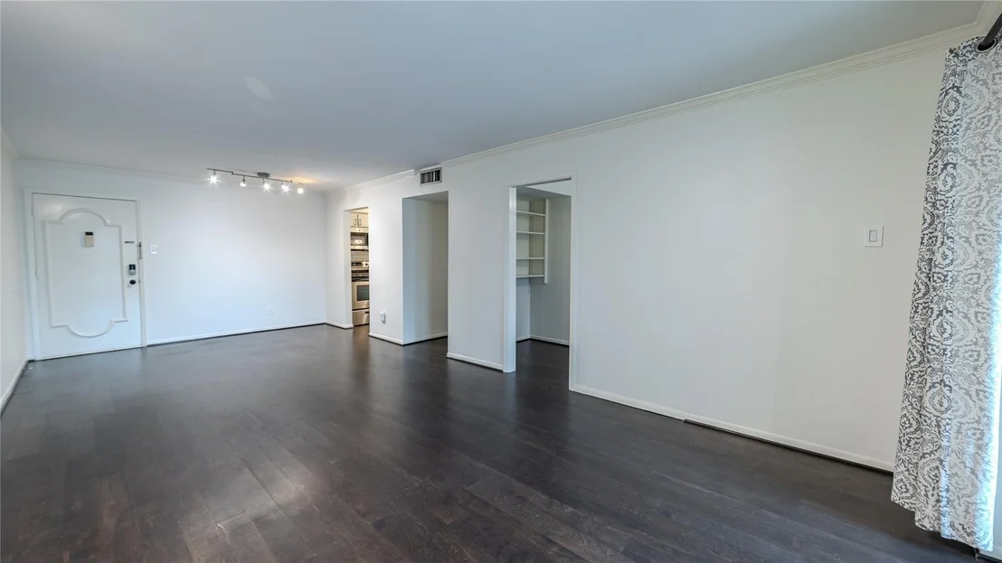 Photo of Unit 103 at 7575 Katy Freeway
