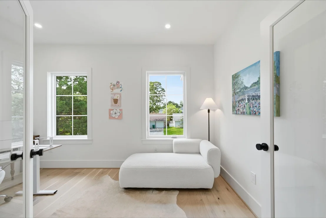 Photo of 1030 Chamboard Lane