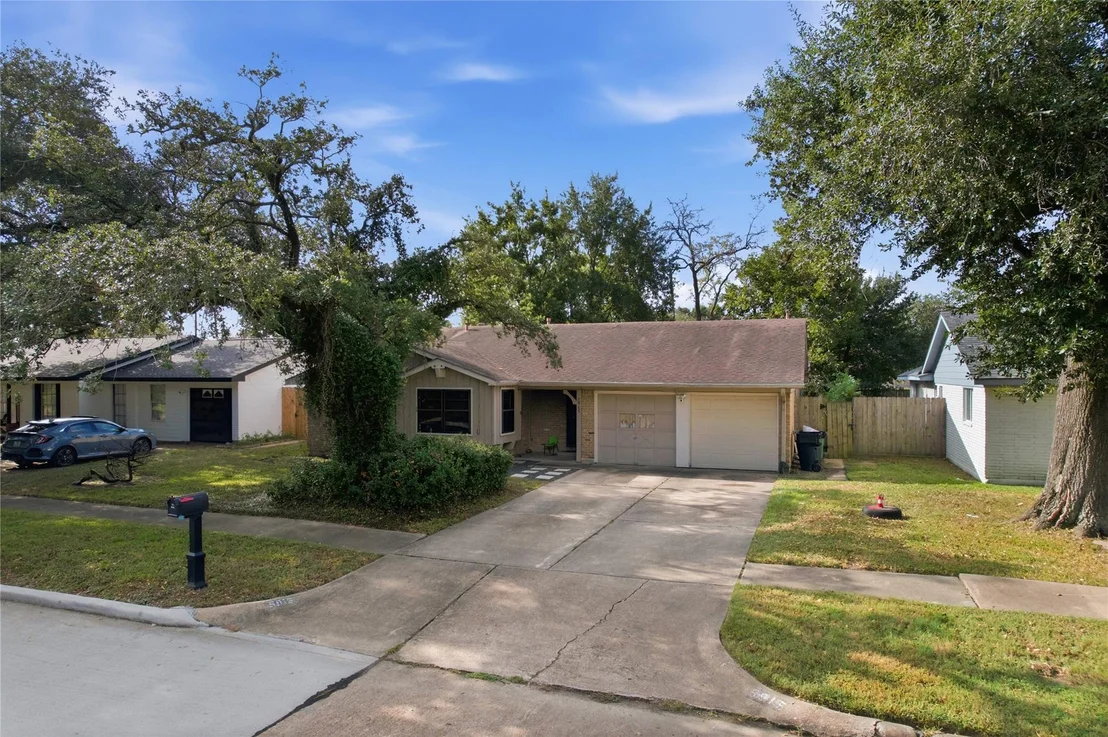 Photo of 5915 Black Maple Lane